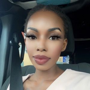 Meet your Posher, Racquelle